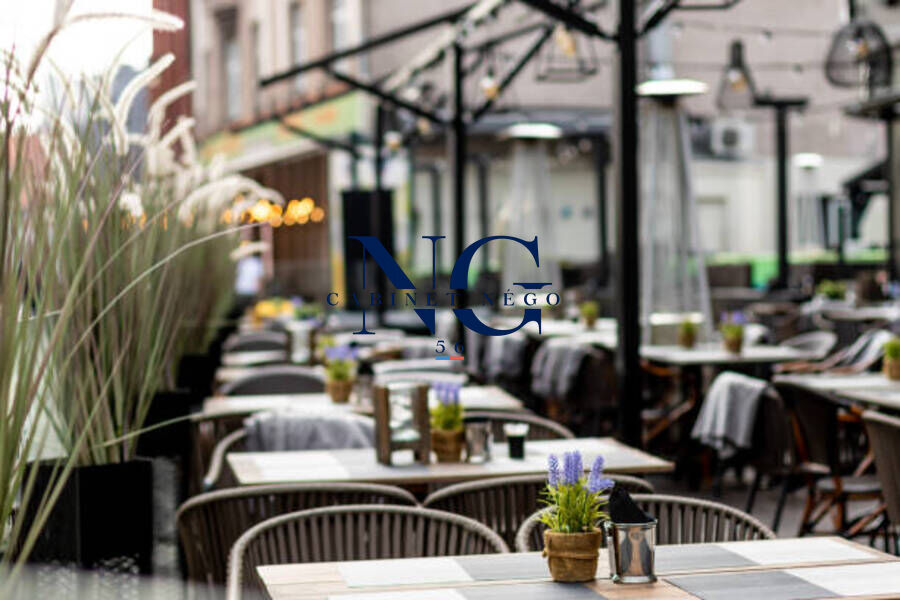 LOGEMENT F5 R+1 ET R+2tr�s bon �tatsalon s�jour, cuisine, 4 chambres, 1 SDB, 2 salles d'eauCave, terrasse privative.